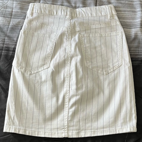 Dynamite 2 piece set - Picture 4 of 7